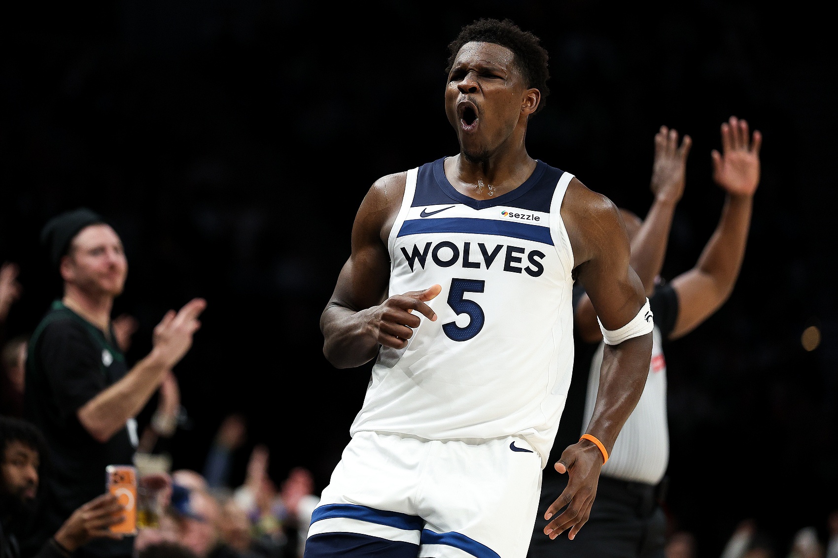 阿里纳斯：华子配得上更多MVP讨论 他攻防出色&amp;进步体现在战绩上